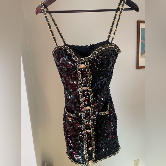 Black and Gold Sequin Embellished Bodycon Dress - Picture 4 of 6